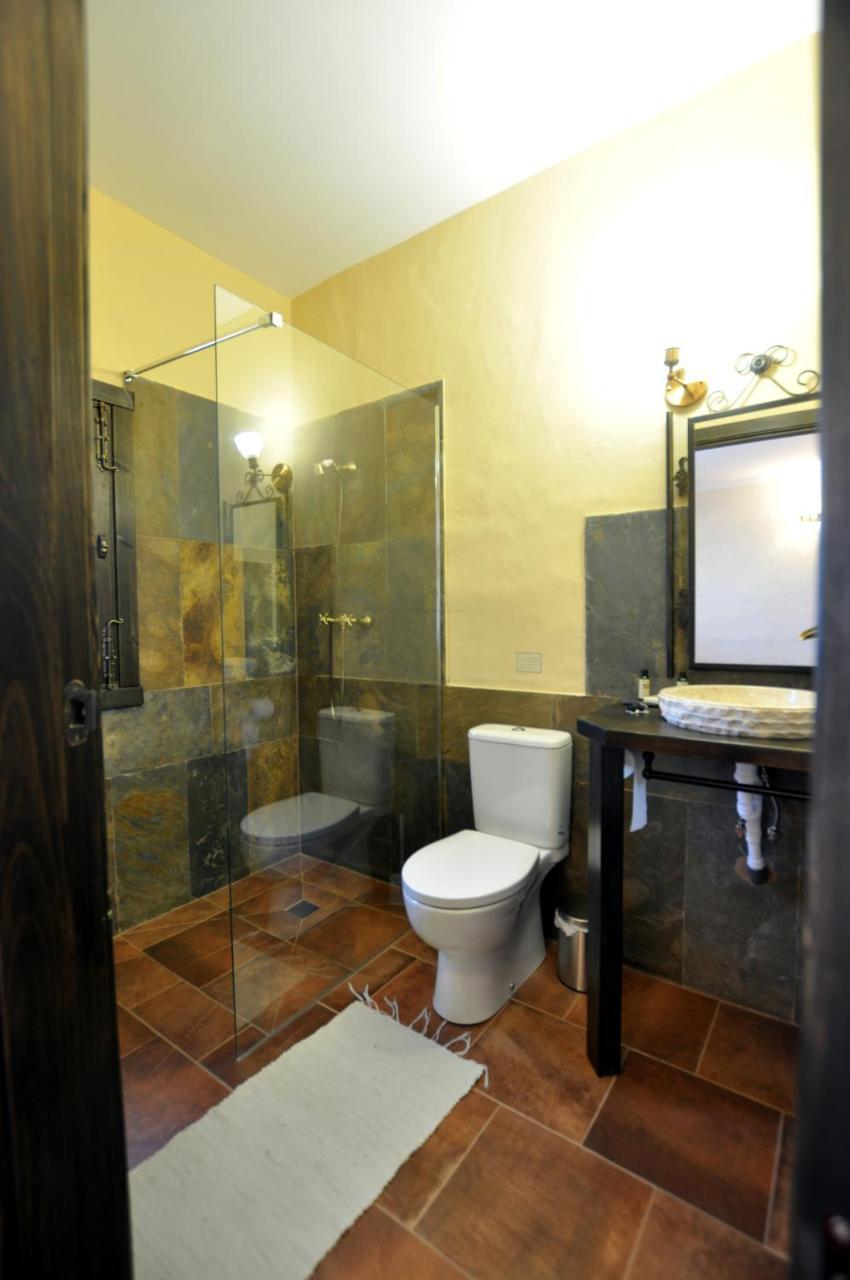 Termas Aqua Libera Guest House Aljucén Exterior photo